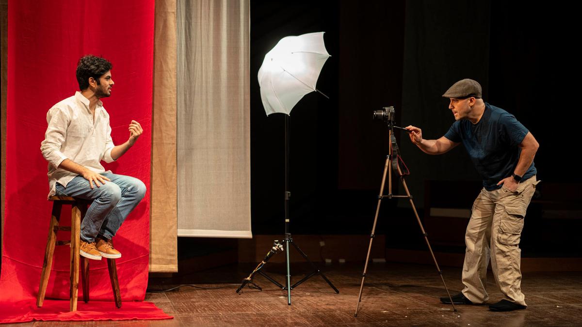 A play that takes on the dichotomy of fame with wit and adventureA play that takes on the dichotomy of fame with wit and adventure